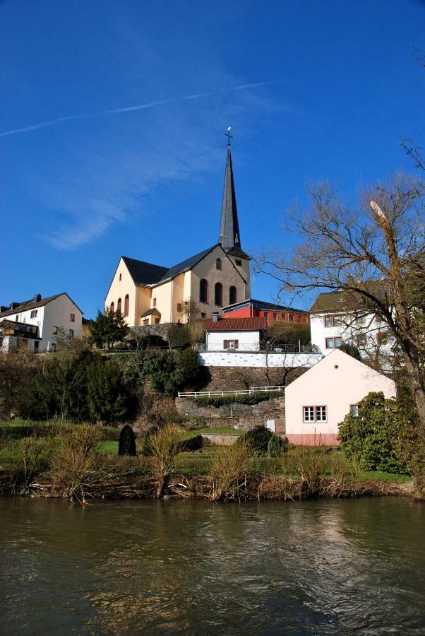 Ferienwohnung Eifelmittendrin Waxweiler Bagian luar foto