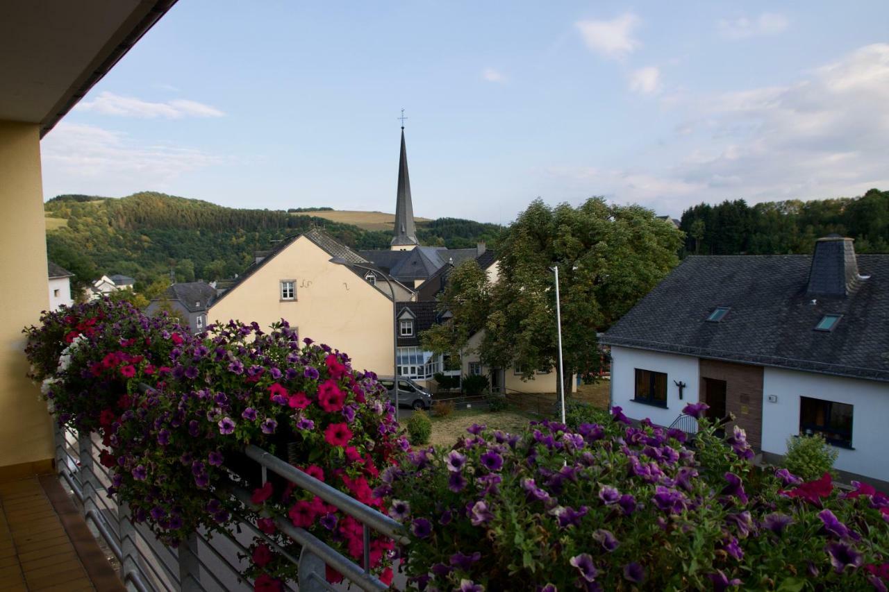 Ferienwohnung Eifelmittendrin Waxweiler Bagian luar foto